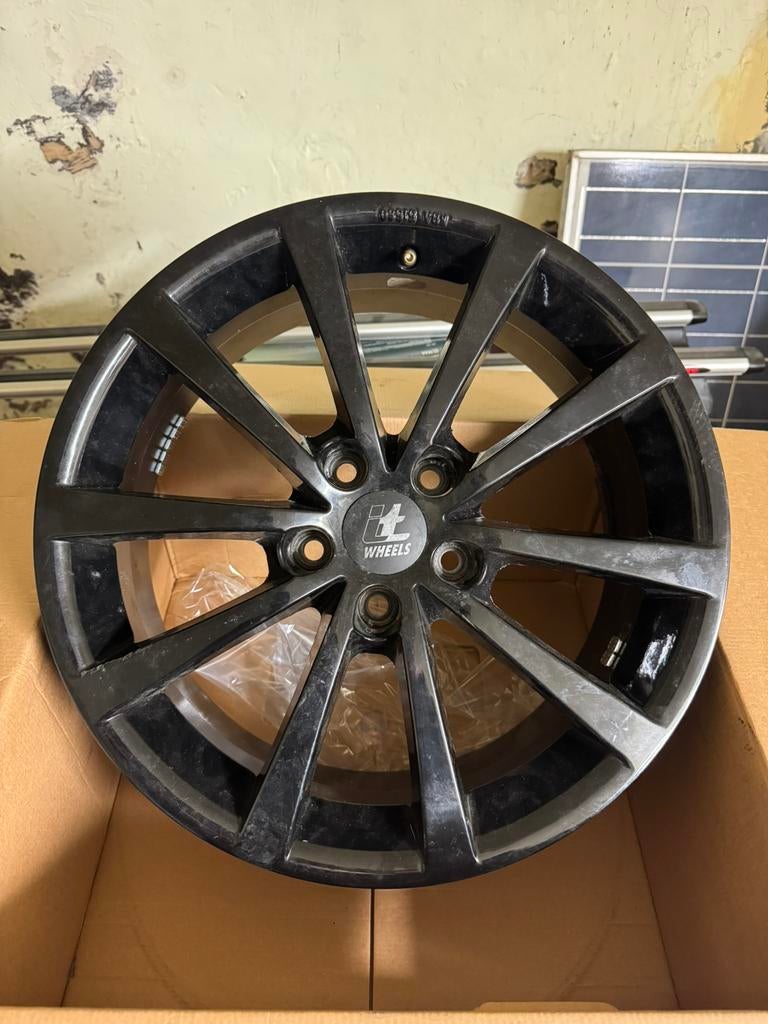 17" Peugeot, Enlèvement, Pneu(s)