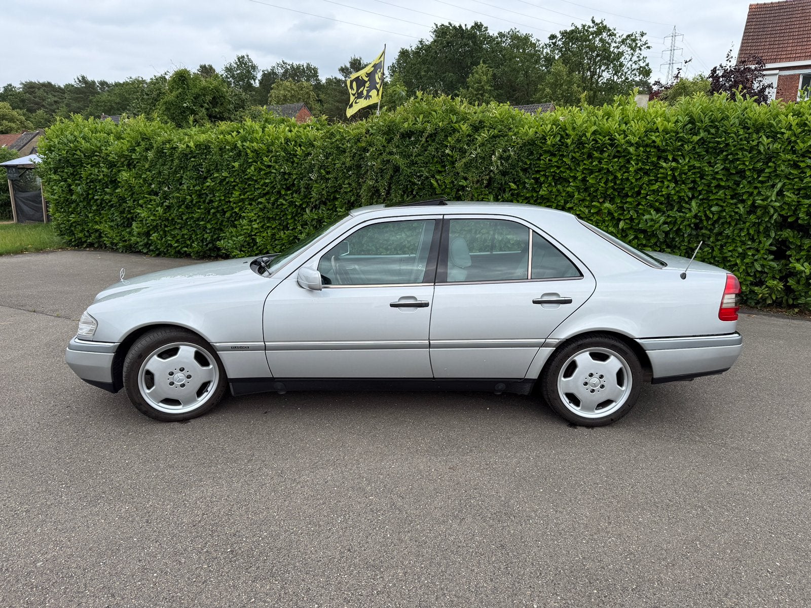Voiture ancienne turbodiesel Mercedes C250 W202, Autos, Oldtimers & Ancêtres, Particulier, ABS, Airbags, Air conditionné, Alarme