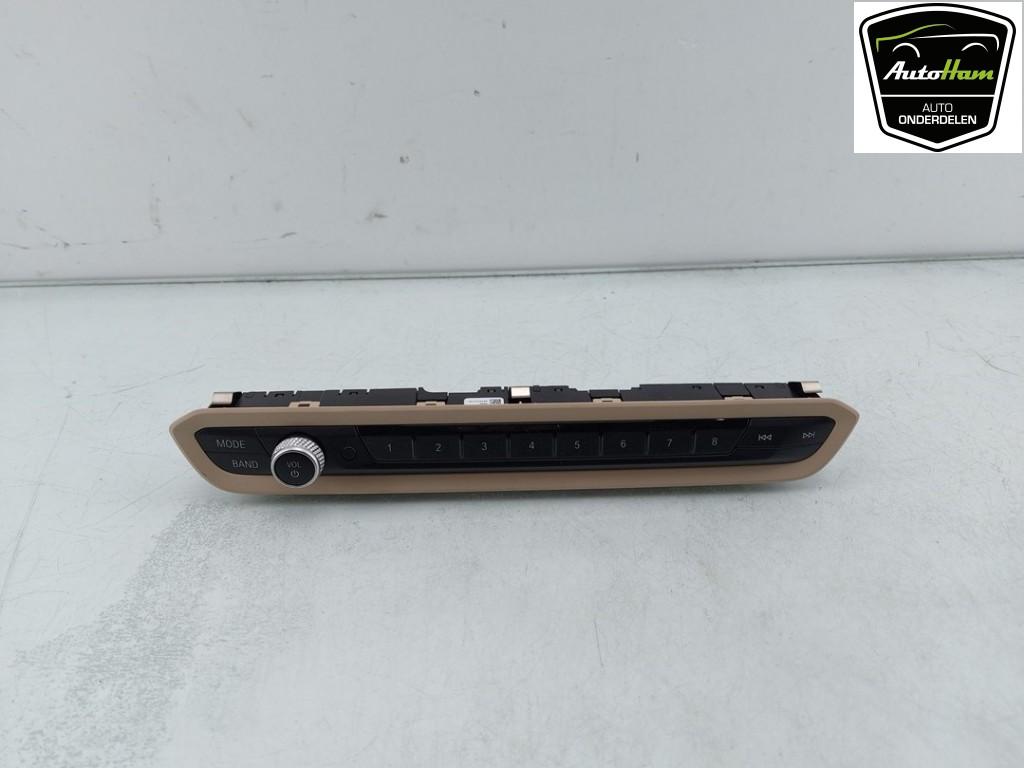 RADIOBEDIENING PANEEL BMW 1 serie (F40) (|7949460|), Auto-onderdelen, Gebruikt, BMW