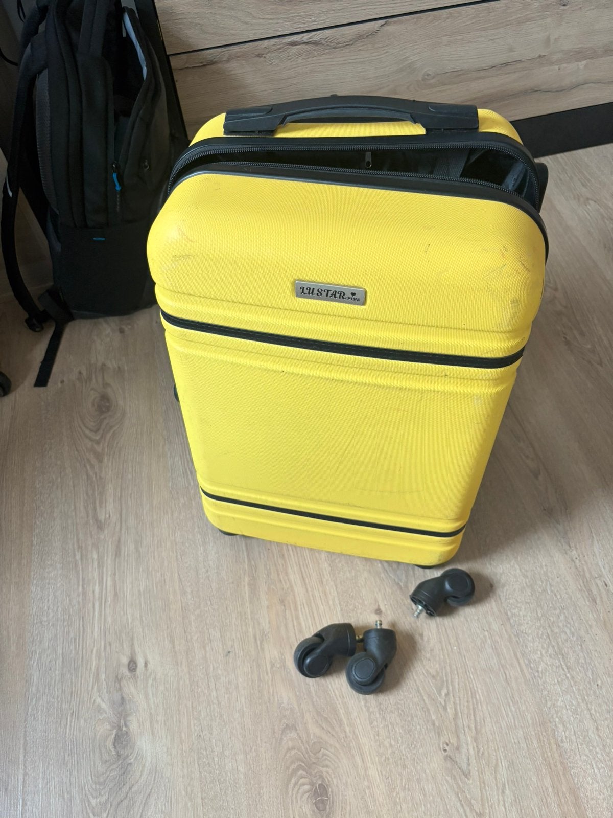 M Harde Reiskoffer – Goede staat – €25, Ophalen, Zo goed als nieuw