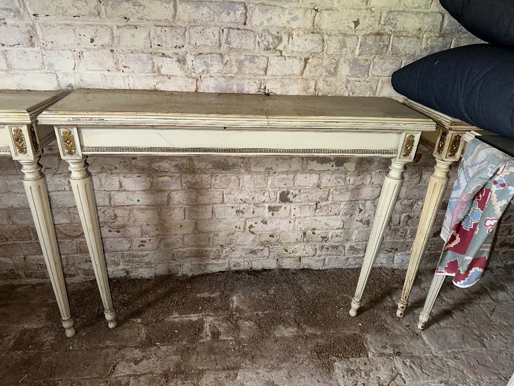 LouisXVI3wastafelsets vooraan dewand+tafel+medaillonfauteuil, Ophalen