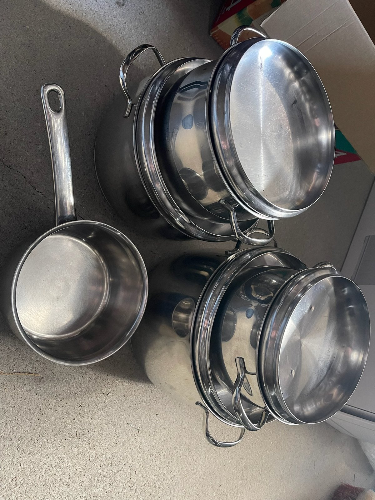 4 kookpotten en een steelpannetje, Met deksel, Ophalen, Zo goed als nieuw