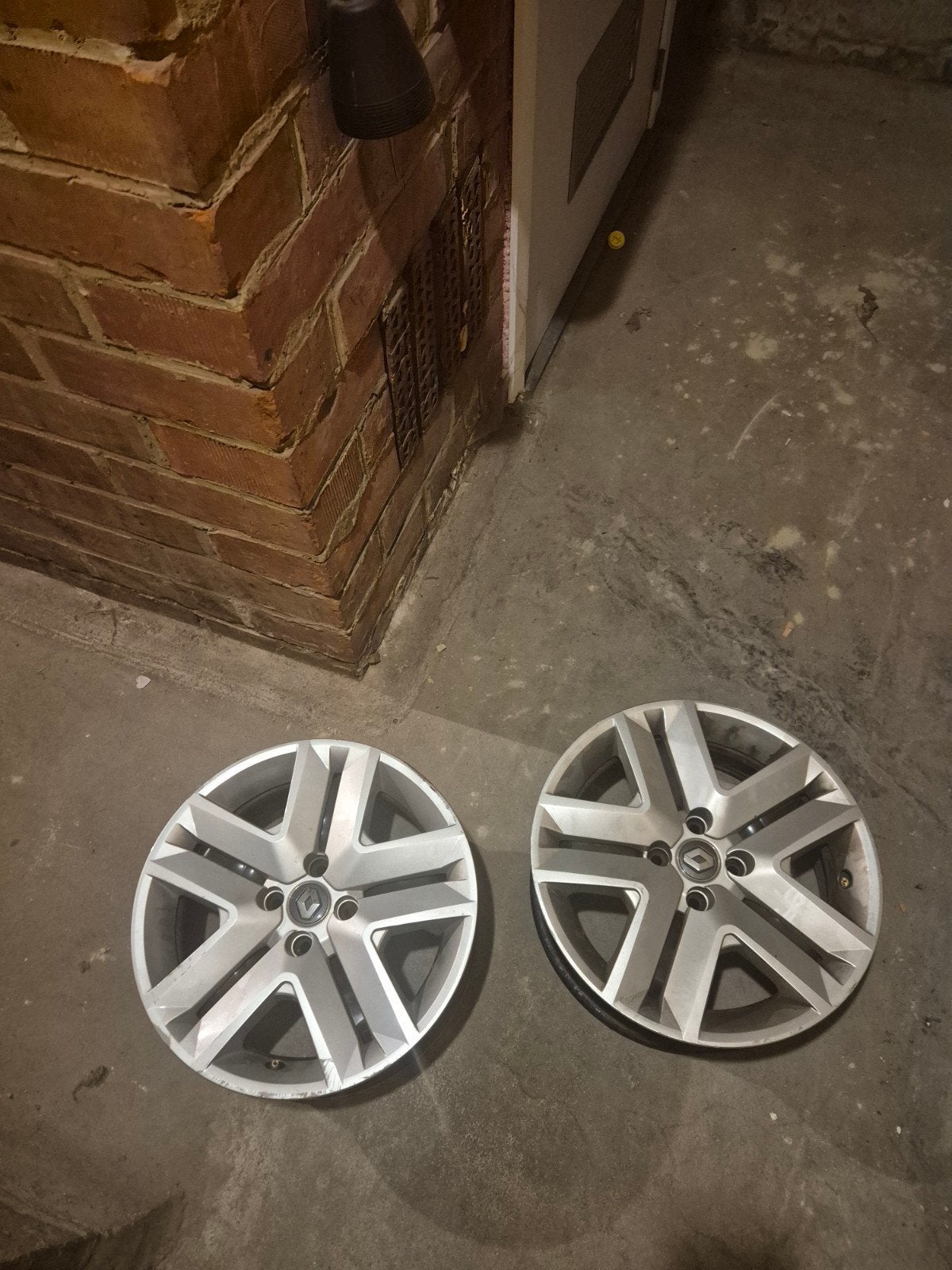 2 roues complètes Renault Clio 5 – Jantes tôle + Enjoliveurs, Enlèvement, Utilisé, 16 pouces, Jante(s)