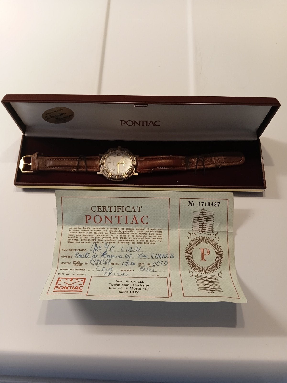 Anciennes montres Pontiac et Festina, Enlèvement