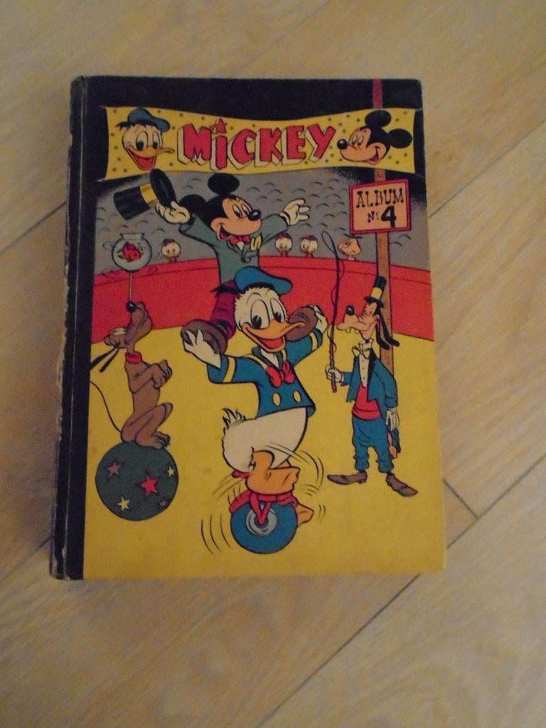 mickey album nr4, Boeken, Eén stripboek, Ophalen of Verzenden, Gelezen