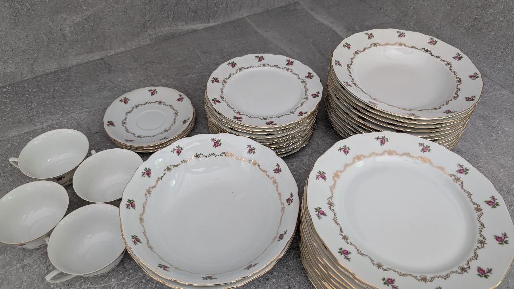 Vaisselle en porcelaine RGK, Maison & Meubles, Cuisine | Vaisselle, Enlèvement, Comme neuf, Porcelaine
