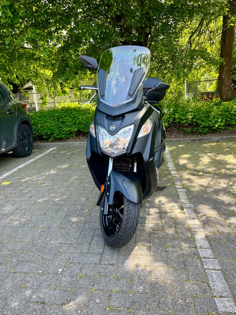 Sym joymax Z 300cc, Ophalen of Verzenden, Zo goed als nieuw, Benzine