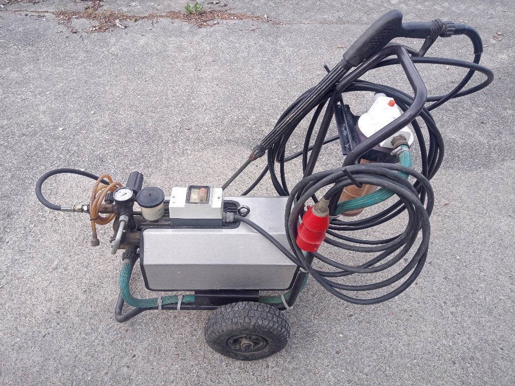 Hogedruk reiniger 250bar 380V, Ophalen, ?, Zo goed als nieuw, Elektrisch