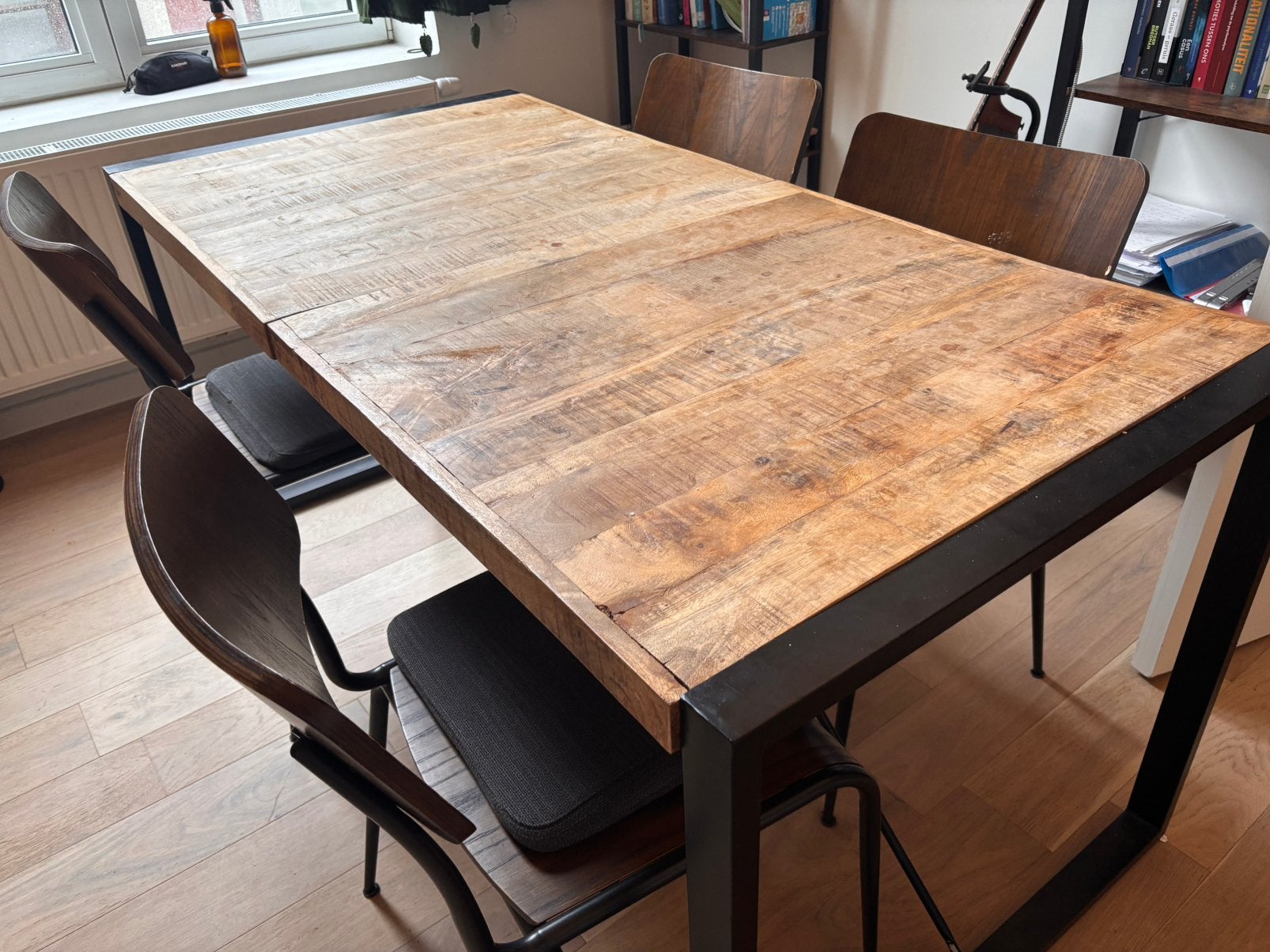 Eettafel met 4 stoelen,, Huis en Inrichting, Complete eetkamers, Ophalen, Gebruikt, Landelijk, 4 tot 6 stoelen