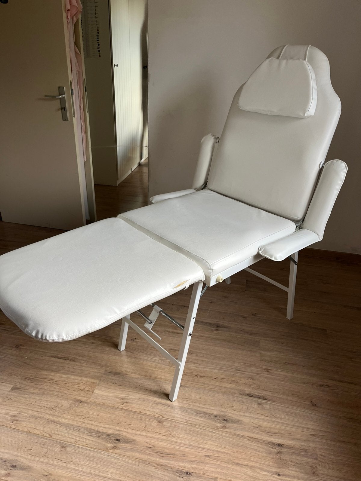 Massagetafel met verstelbare werkkurk, Ophalen, Gebruikt, Massagetafel