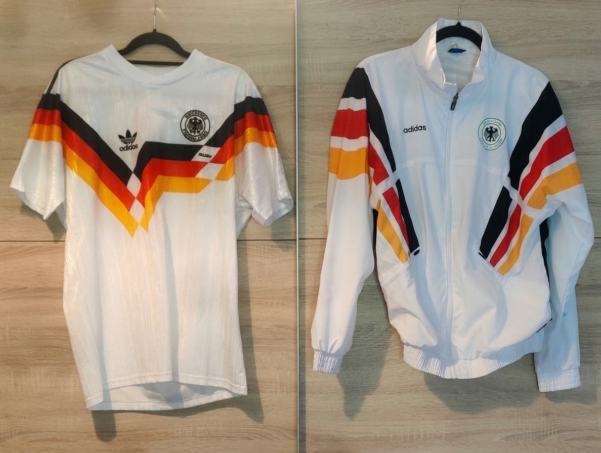 nieuwe duitsland voetbal jas en shirt, Kleding | Heren, Heren-kledingpakketten, Ophalen of Verzenden, Nieuw, Maat 52/54 (L)