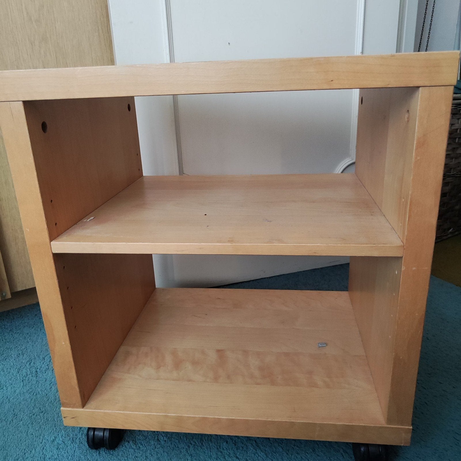 IKEA table de nuit ou autres, Enlèvement, Bois