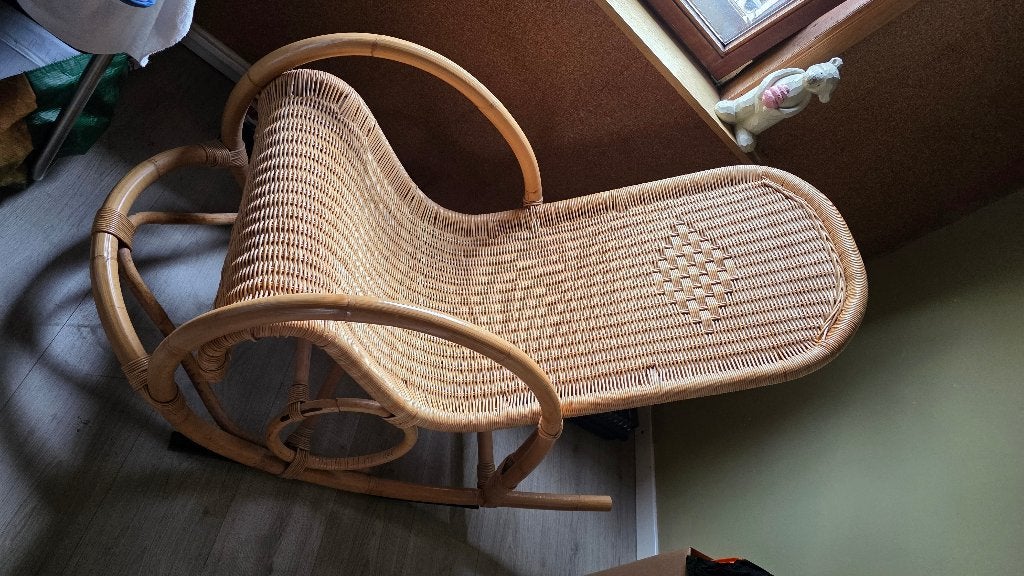Rotan schommelstoel, Ophalen