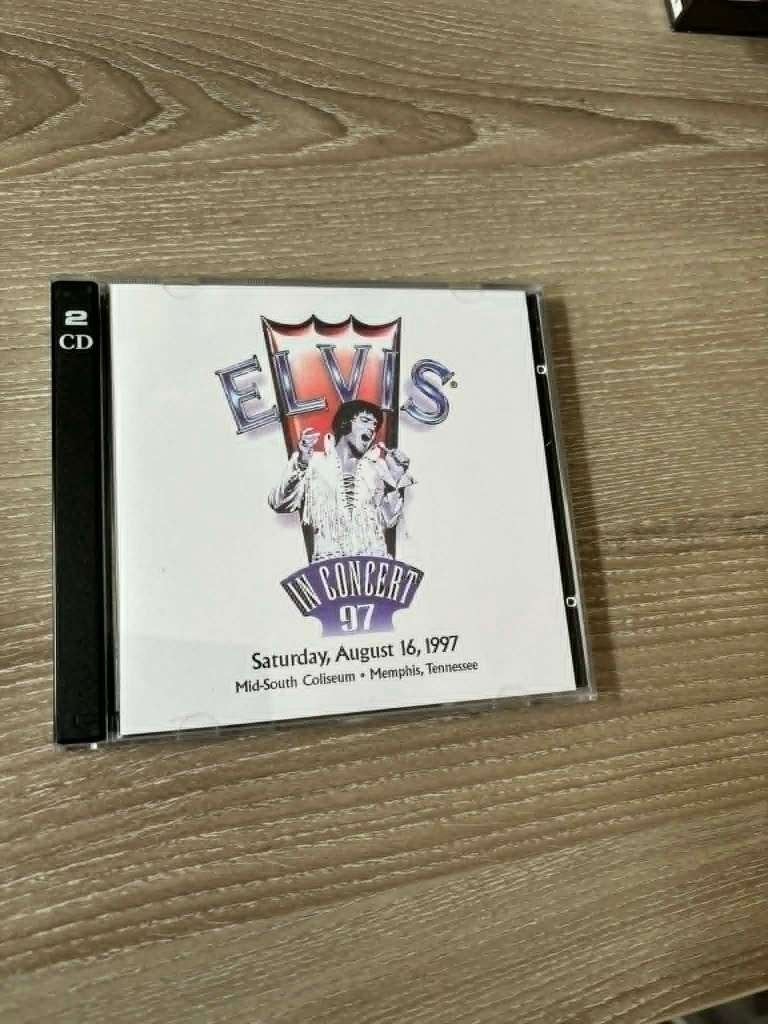 Elvis dubbele bootleg cdr, Elvis in concert '97,  5 euro., Cd's en Dvd's, Cd's | Rock, Ophalen of Verzenden, Zo goed als nieuw