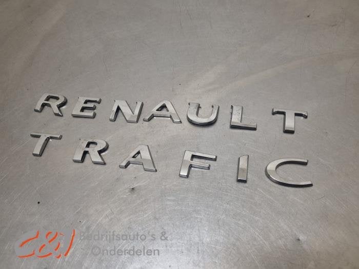 Emblème d'un Renault Trafic, Autos : Pièces & Accessoires, Renault, -, 3 mois de garantie, Utilisé