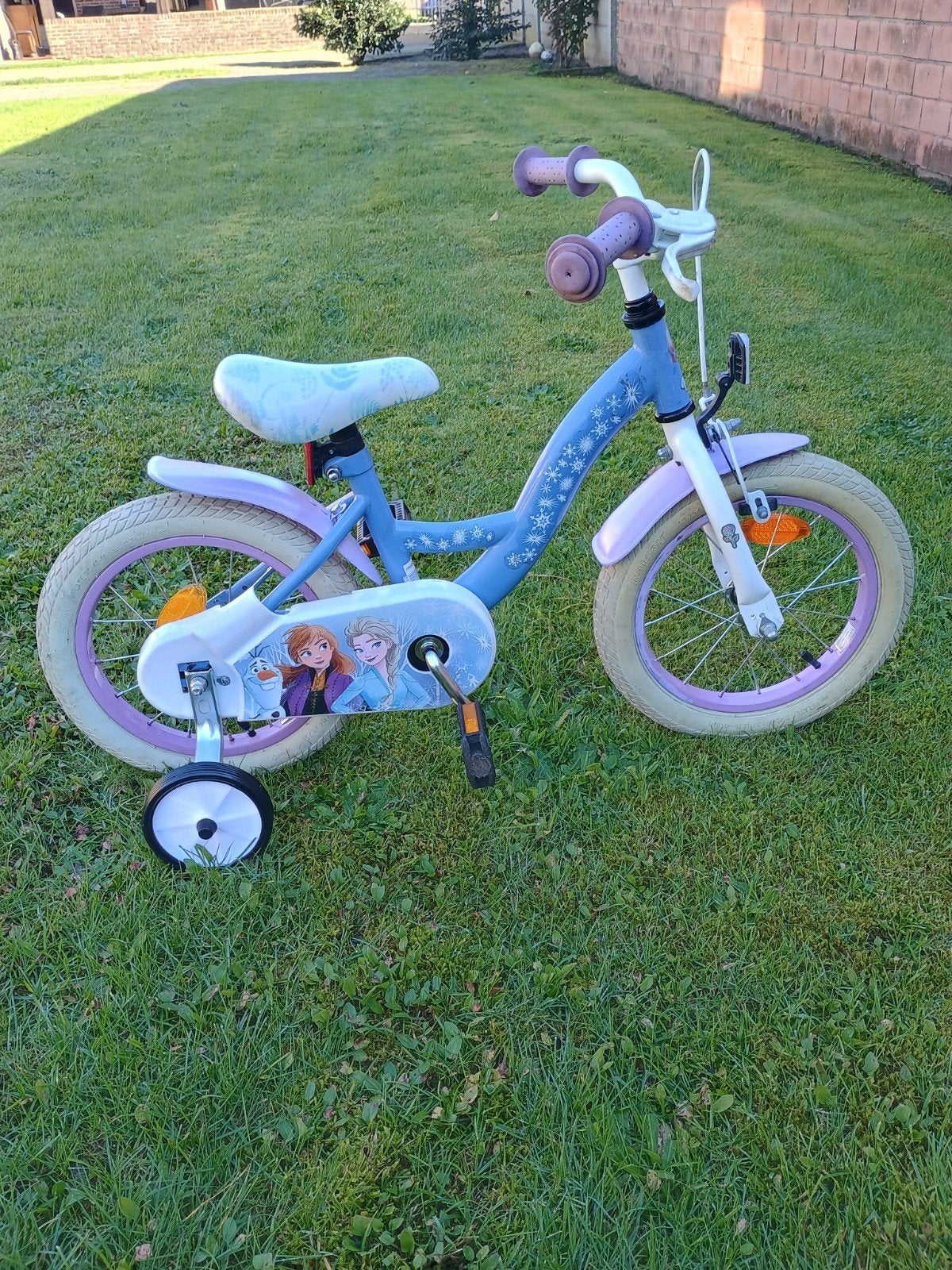 14 inch fietsje frozen, Fietsen en Brommers, Ophalen, Terugtraprem, Zijwieltjes, Gebruikt