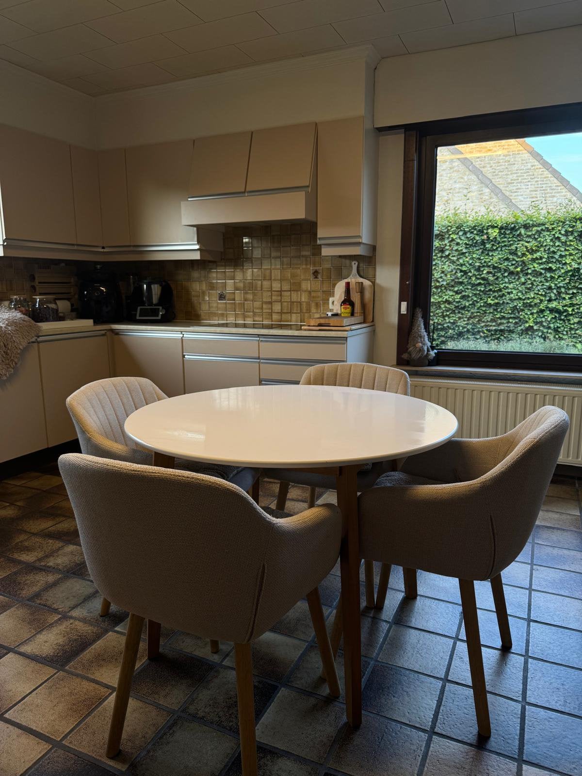 Table de cuisine avec 4 chaises, Enlèvement
