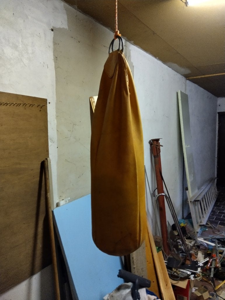 Bokszak in leder en kunstlederen bokshandschoenen, Sport en Fitness, Ophalen, Gebruikt, Bokszak