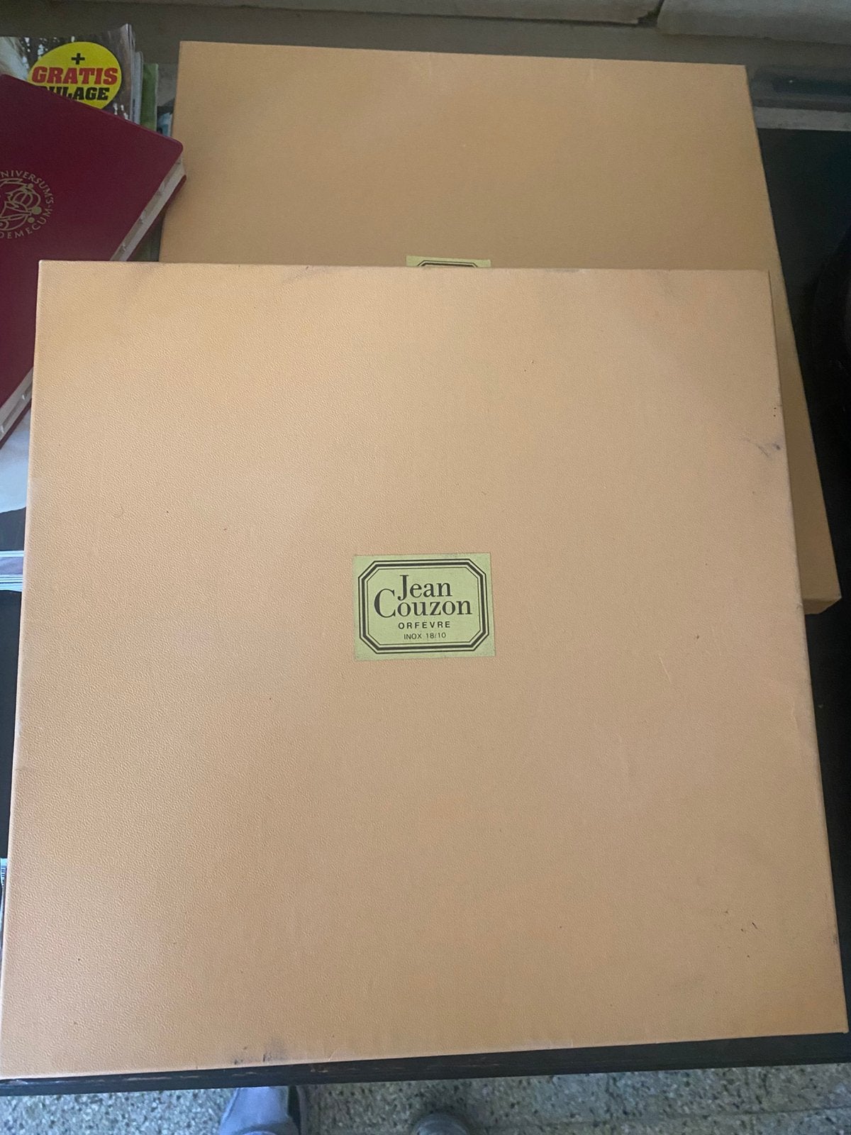 Coffret Jean Couzon, Enlèvement