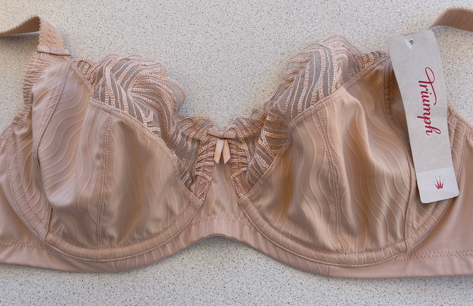 Nieuwe BH Triumph maat EU 85D / FR 100D, Kleding | Dames, Ophalen of Verzenden, Beige, BH