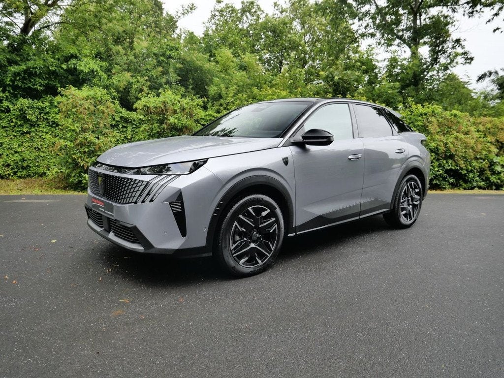 Peugeot 3008 GT Hybrid 145 e- DCS6 (bj 2025, automaat), Auto's, Gebruikt, 1199 cc, 136 pk, 124 g/km