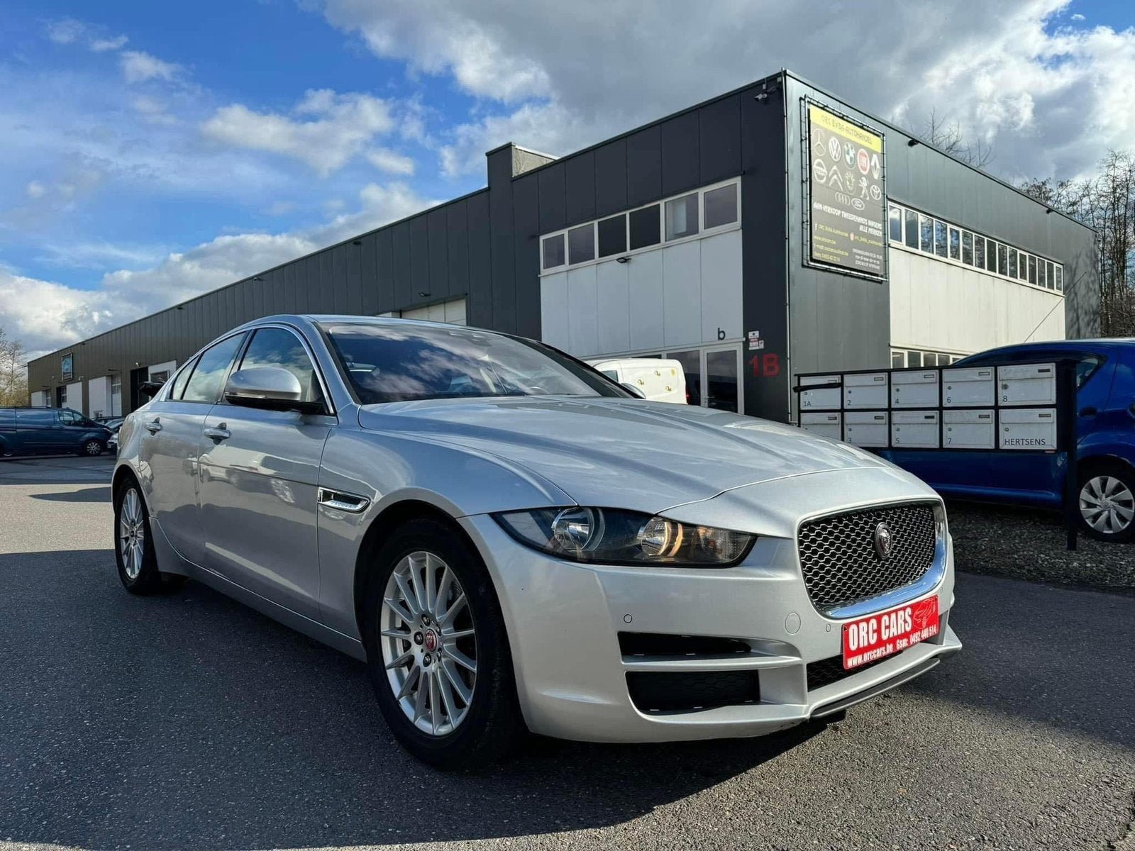 Jaguar XE 2.0D E-Performance Prestige Euro 6b — EXPORTATION, Autos, Jaguar, Argent ou Gris, Achat, Entreprise, Entretenue par le concessionnaire