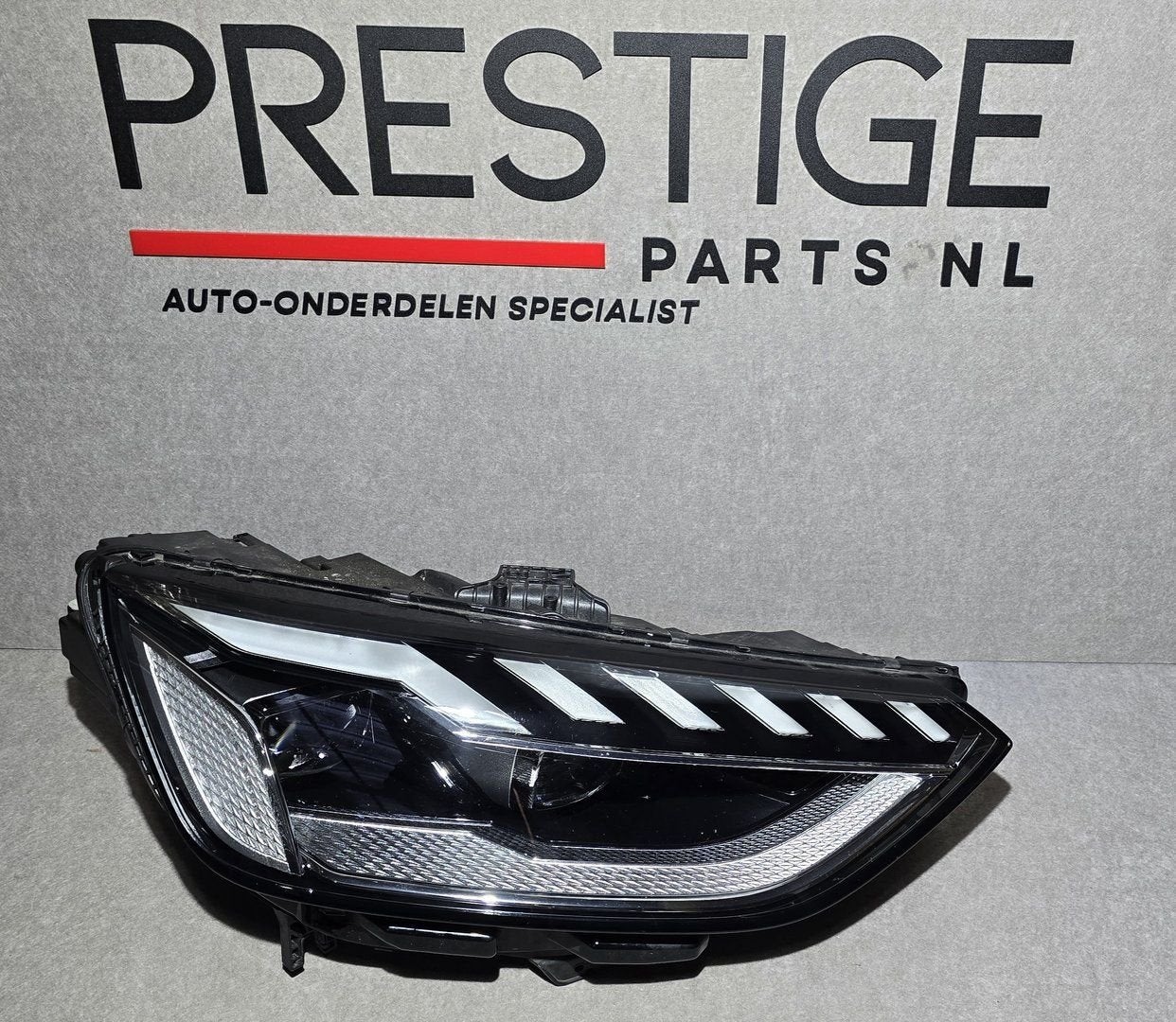 Koplamp Audi A4 B9 8W Facelift Matrix LED Rechts 8W0941036E, -, Origine de la pièce connue, Utilisé, -