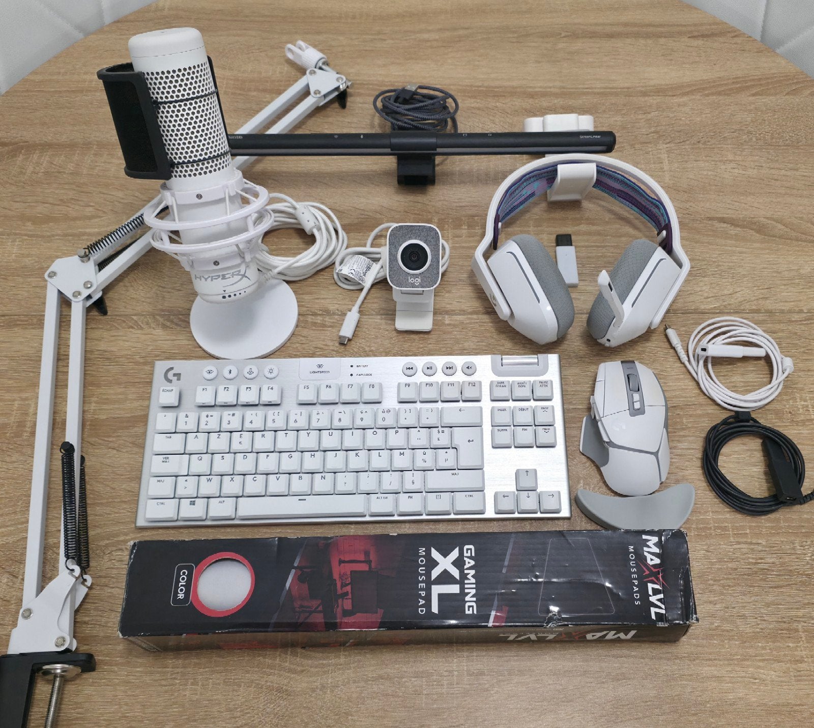 Randapparatuur en streamingpakket voor pc's | Logitech LIGHT, Computers en Software, Ophalen, Zo goed als nieuw