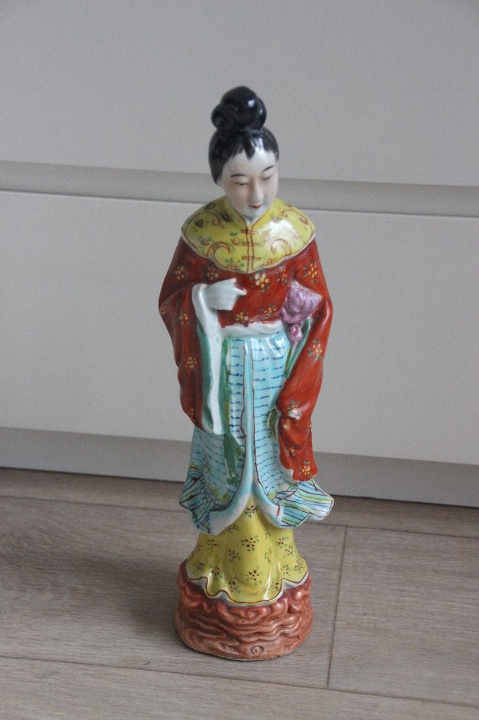 chinees vrouwelijk beeld in porselein 41 cm hoog, Antiek en Kunst, Antiek | Porselein, Ophalen of Verzenden