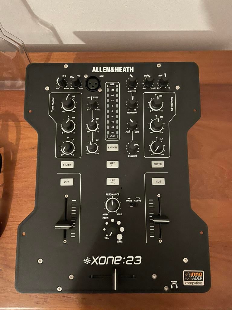 Dj Mixer Allen & Heath Xone 23, Musique & Instruments, DJ sets & Platines, Enlèvement, Comme neuf
