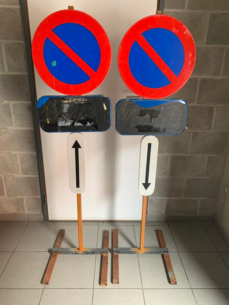Verkeersborden parkeerverbod te huur Leuven, Ophalen, Gebruikt