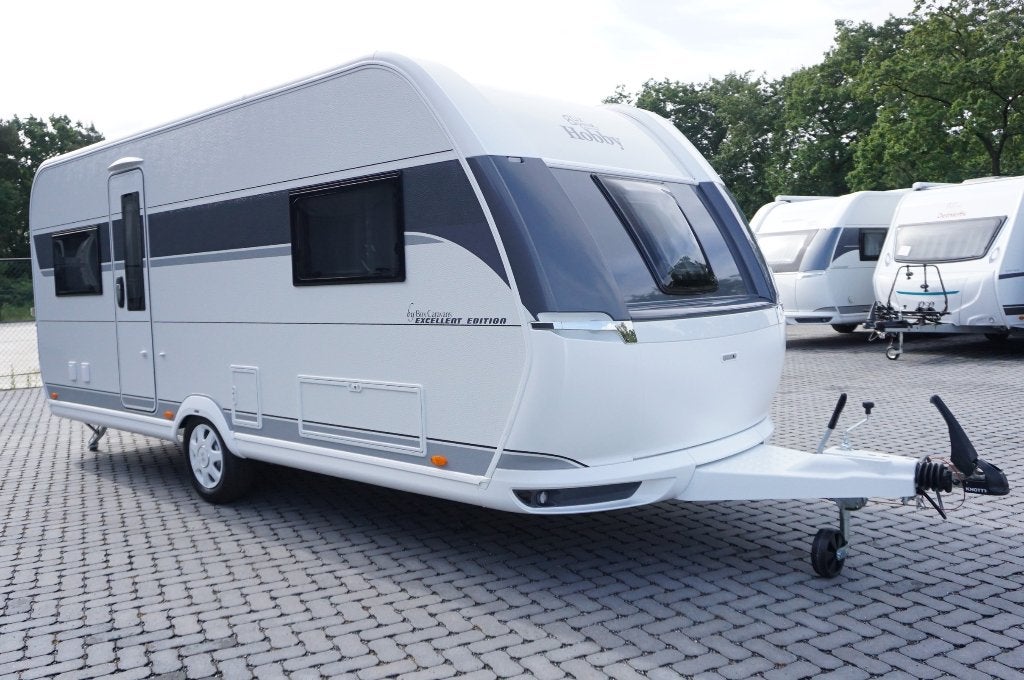Nouveau hobby pour 4 personnes avec lit 2x1p, siège rond, Caravanes & Camping, Caravanes, Entreprise, Hobby, Réfrigérateur, Banquette en rond
