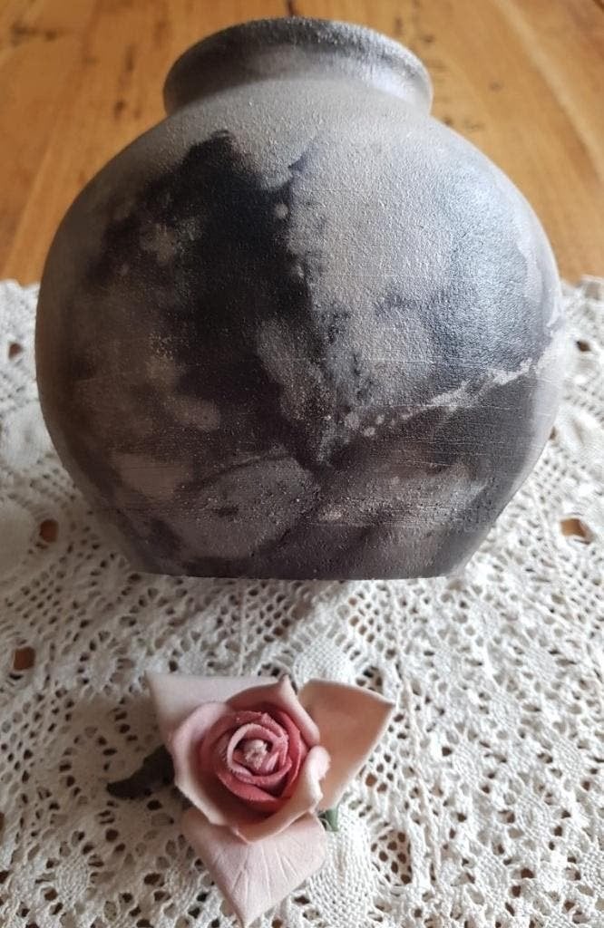 SALE Keramiek potterie vaasje , beige / zwart, Antiek en Kunst, Ophalen of Verzenden
