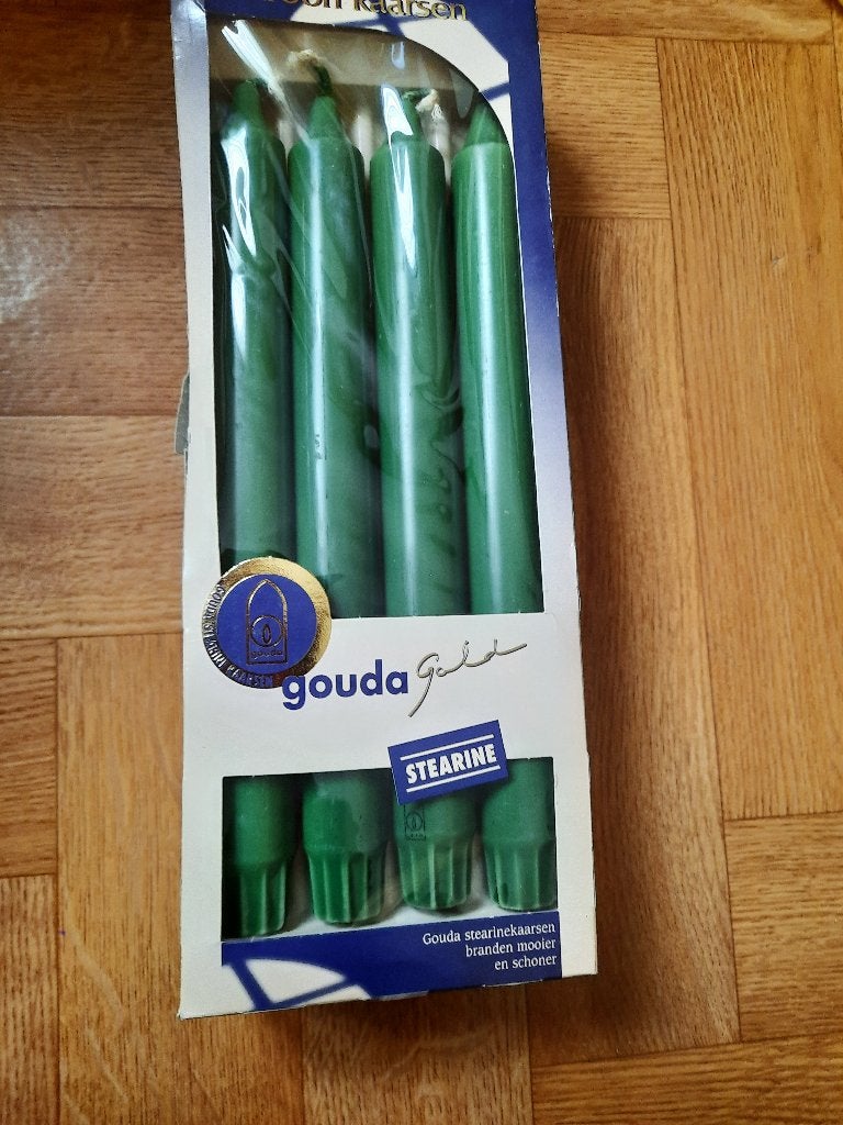 pak 8 groene kroon kaarsen voor kandelaar van gouda nieuw, Ophalen of Verzenden, Nieuw, Kandelaar