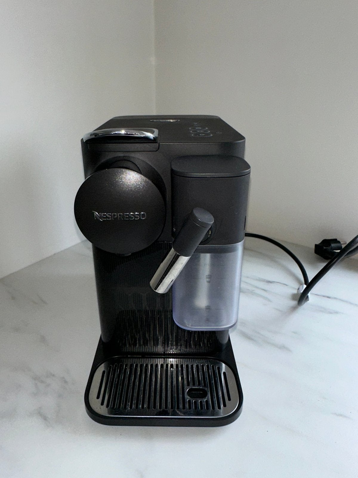 DeLonghi Nespresso Lattissima, Electroménager, Réservoir d'eau amovible, Enlèvement ou Envoi, Dosettes et capsules de café, 1 tasse