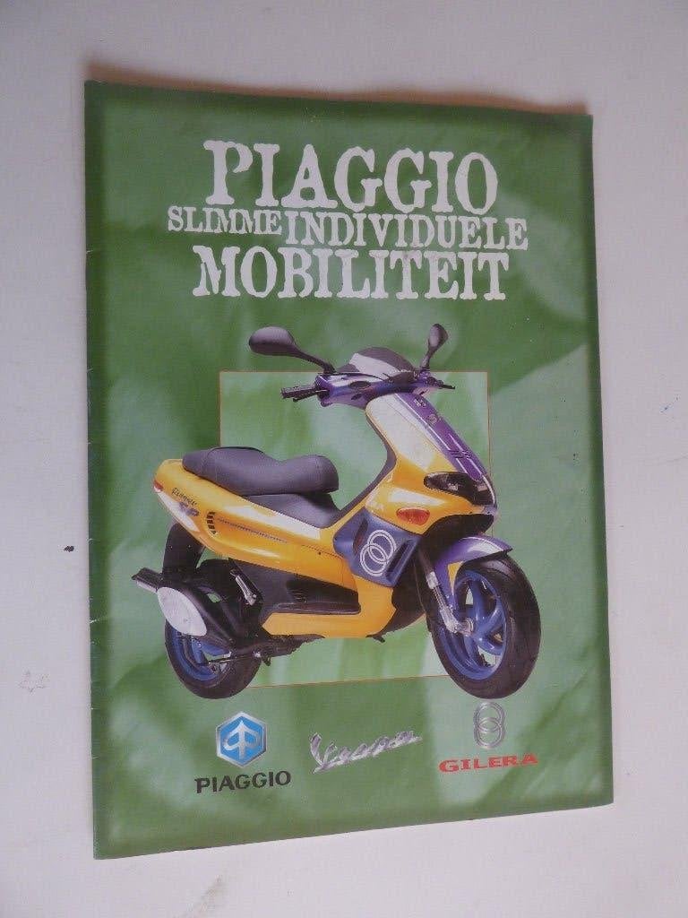 PIAGGIO VESPA GILERA MODELLENCATALOGUS 2000, Fietsen en Brommers, Ophalen of Verzenden, Zo goed als nieuw