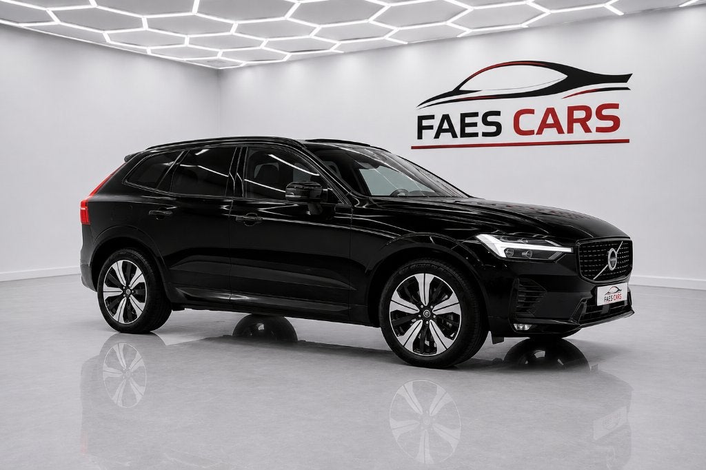 Volvo XC60 T8 AWD Plus Dark top uitvoering, Auto's, Automaat, Dealer onderhouden, 4 cilinders, 1969 cc