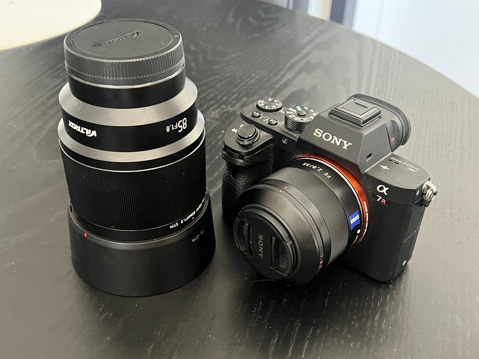 Sony a7rii — Sony FE 35mmF2.8 ZEISS — Viltrox 85mm F1.8, Audio, Tv en Foto, Fotocamera's Analoog, Zo goed als nieuw, Ophalen