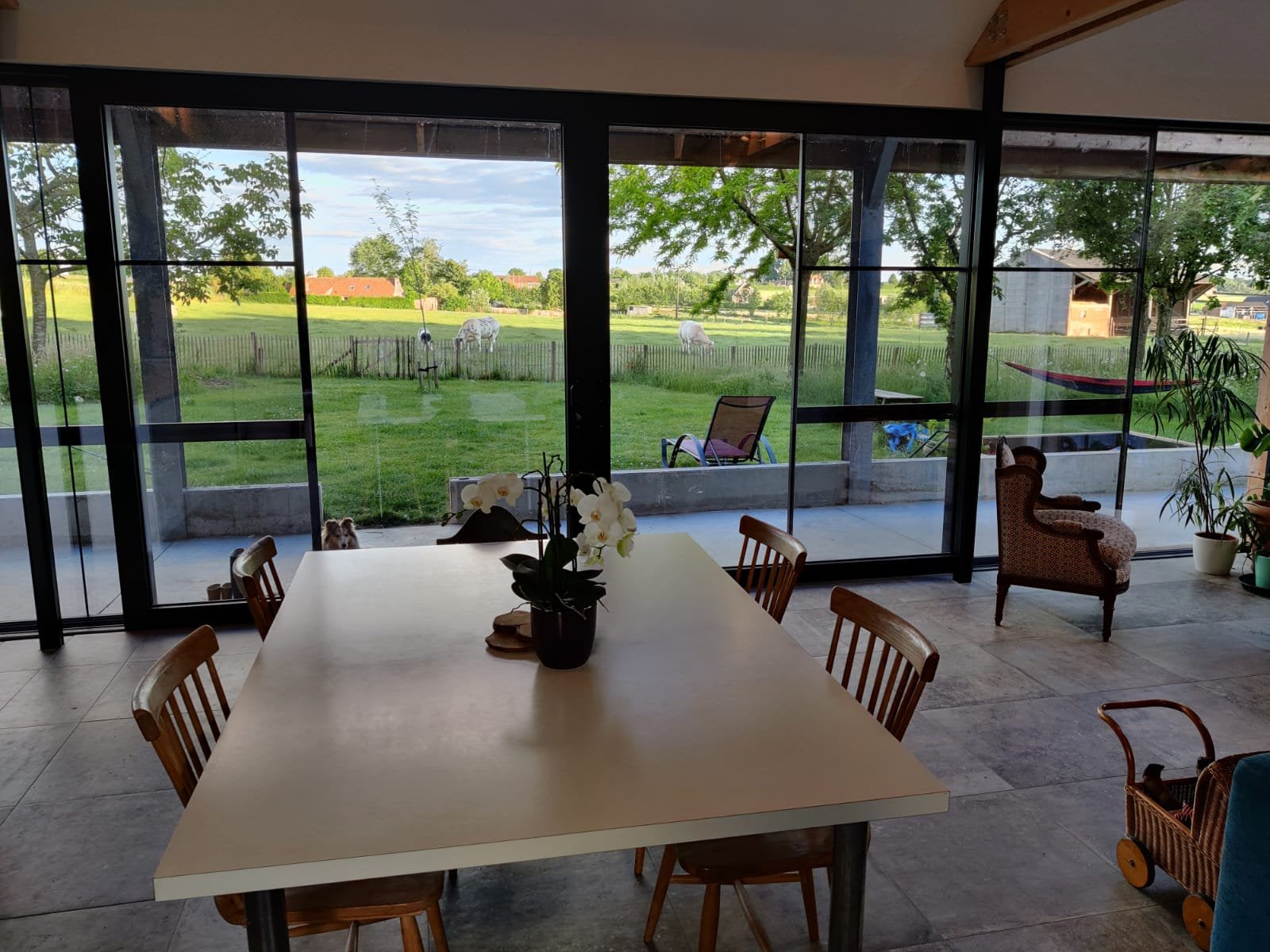 Witte eettafel 1,7x1,2, Huis en Inrichting, Tafels | Eettafels, Ophalen, Overige materialen, Gebruikt, 100 tot 150 cm
