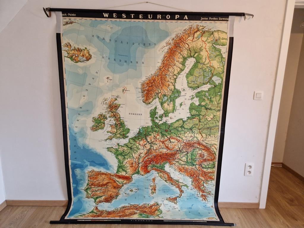 Oude schoolkaart West Europa, Antiek en Kunst, Ophalen