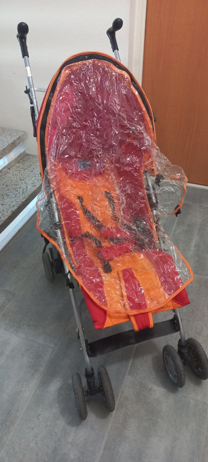 Poussette pliante avec protege pluie, Enlèvement
