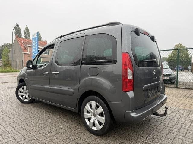 Citroen Berlingo 1.2 Benzine | Trekhaak | 5 zit | 1 JAAR GAR, Voorwielaandrijving, Monovolume, Gebruikt, 1295 kg