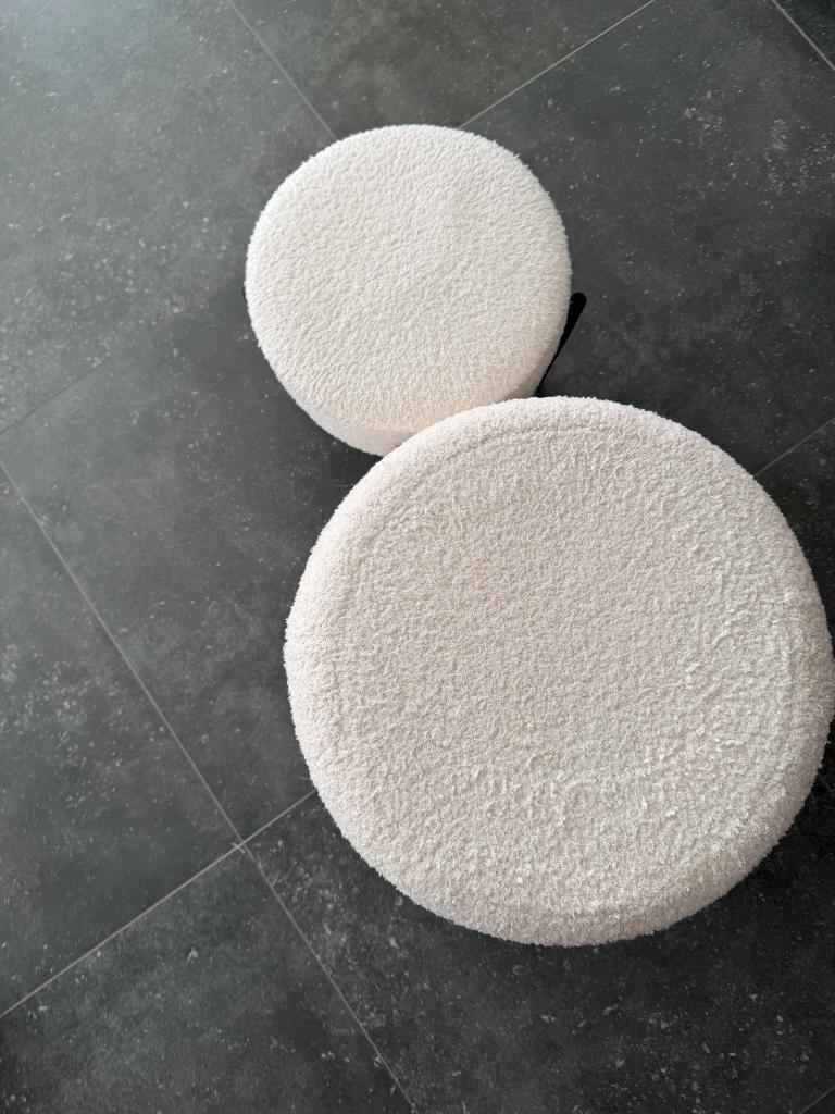Poef, Huis en Inrichting, Zetels | Voetbanken en poefs, Ophalen, Rond, Minder dan 50 cm, Zo goed als nieuw
