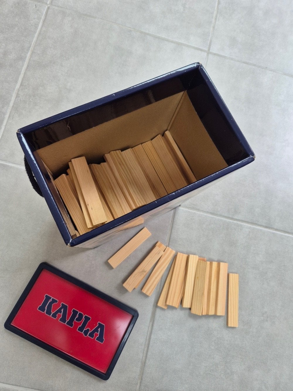 Commencer vos cadeaux de noel , boite 200 Kapla, Enlèvement, Comme neuf
