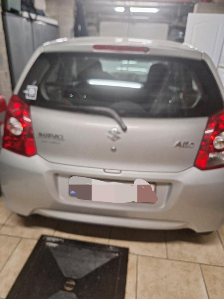 Vend suzuki alto 2010 boite manuelle essence 28400km, Autos, Argent ou Gris, Achat, Boîte manuelle, Autre carrosserie