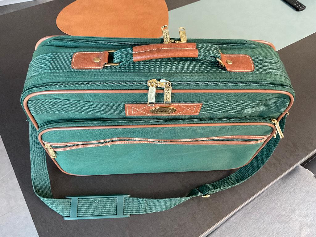 Aktentas of kleine koffer, Bijoux, Sacs & Beauté, Valises, Neuf, Moins de 35 cm, Enlèvement, Moins de 50 cm