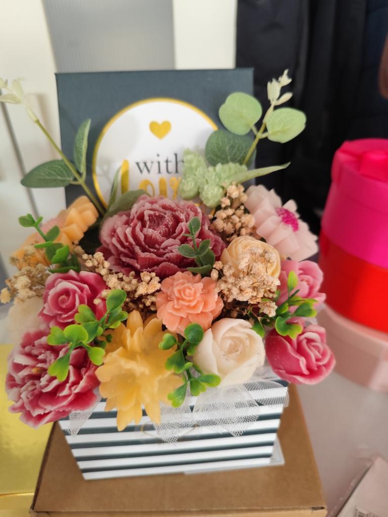 Luxe Handgemaakte Waxbloemen & Gepersonaliseerde Kaarsen, Huis en Inrichting, Ophalen of Verzenden, Nieuw, Boeket, Handgemaakt
