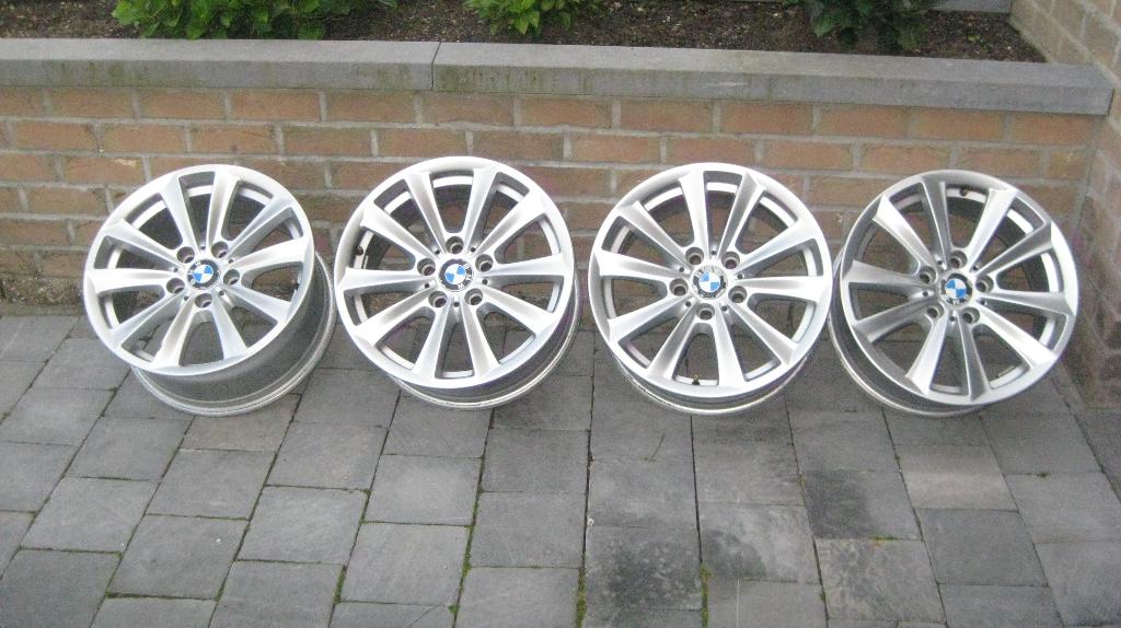Te koop vier originele BMW 17 inch velgen. Om in te voeren., Auto-onderdelen, Banden en Velgen, Ophalen, 17 inch, Velg(en)