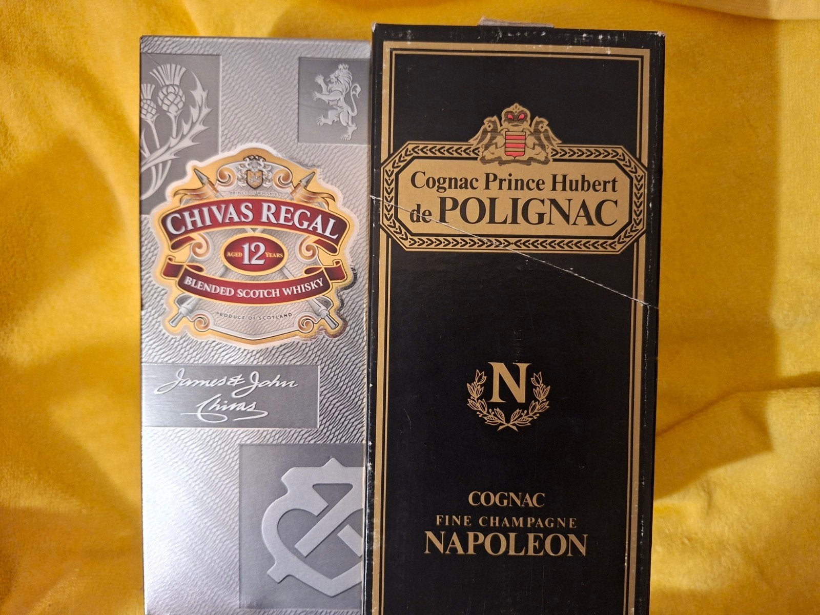 whisky chivas en fles cognac jaren 80 in doos ongeopend, Ophalen