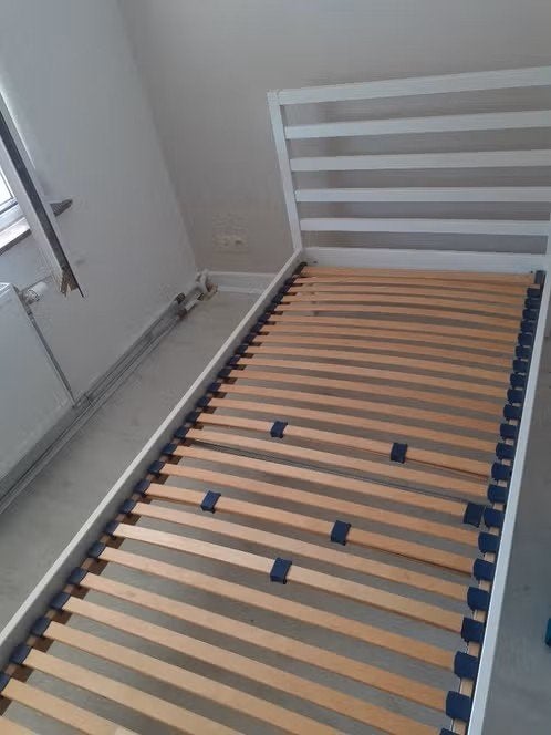 Lit blanc 90 cm plus 2 matelas, 90 cm, Comme neuf, Enlèvement, 200 cm